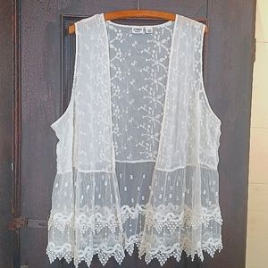 Cream Lacy Embroidered Summery See Through Vest/Beach Cover-up Women's 18/20 W